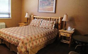 Elkwater Lake Lodge And Resort